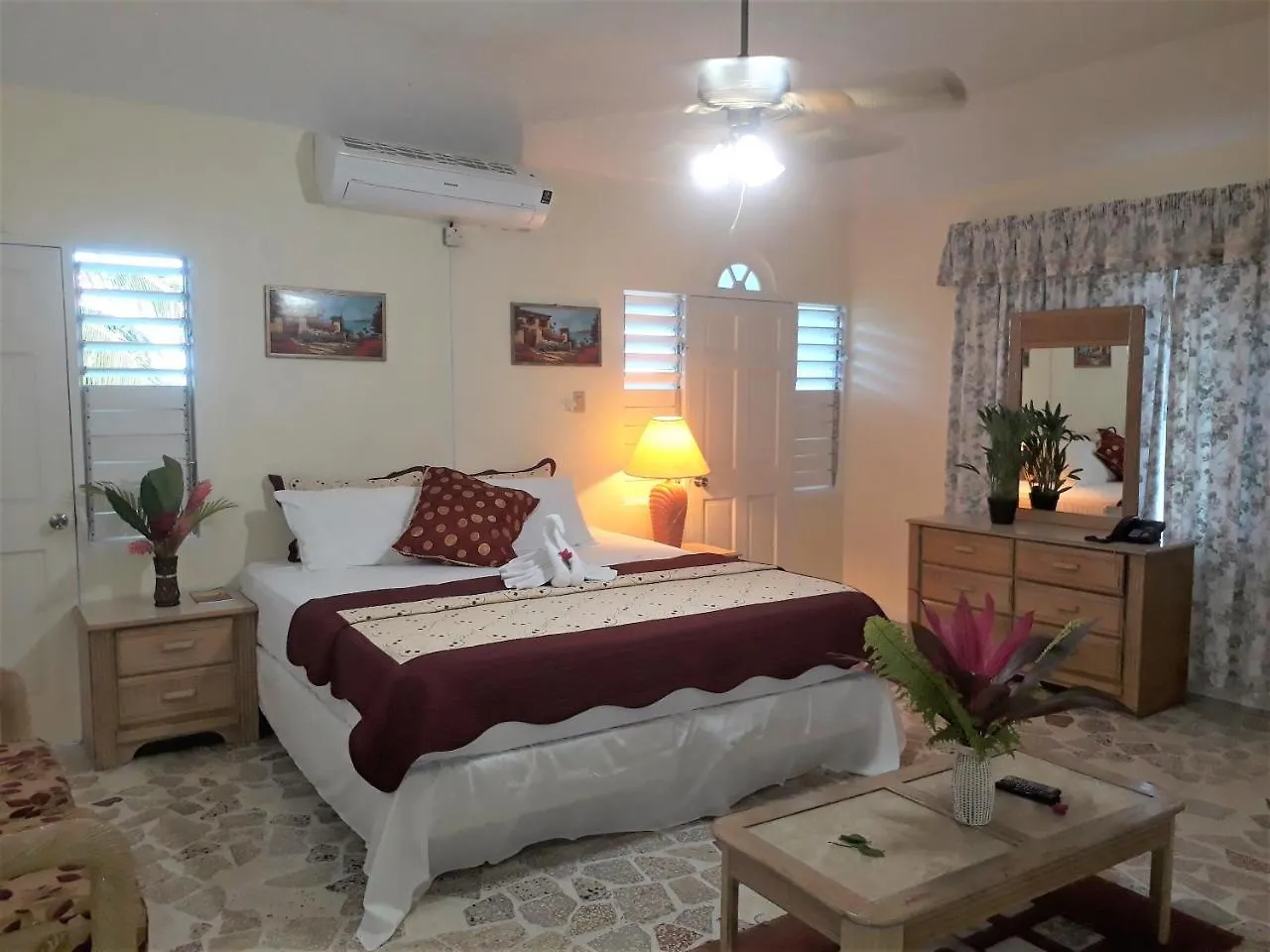 Paradise Inn Порт-Антонио Ямайка