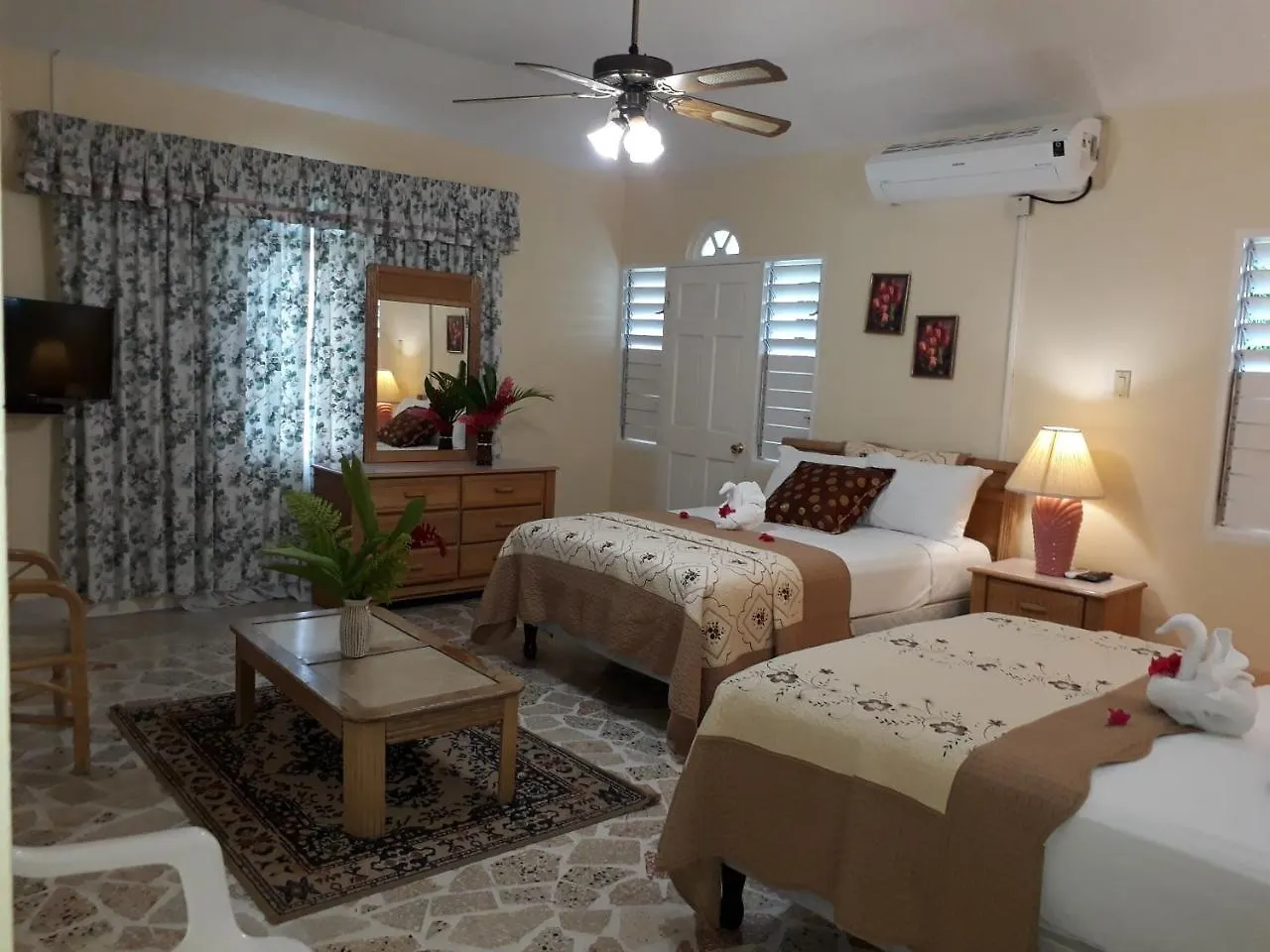 Paradise Inn Port Antonio 2*,